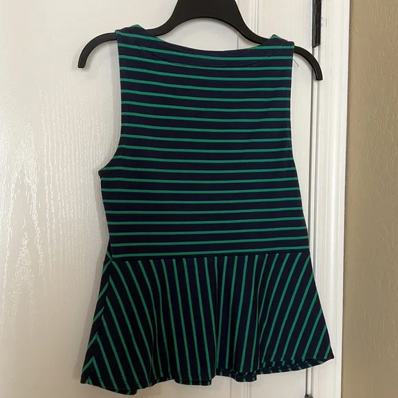 Striped shell - Picture 2 of 7